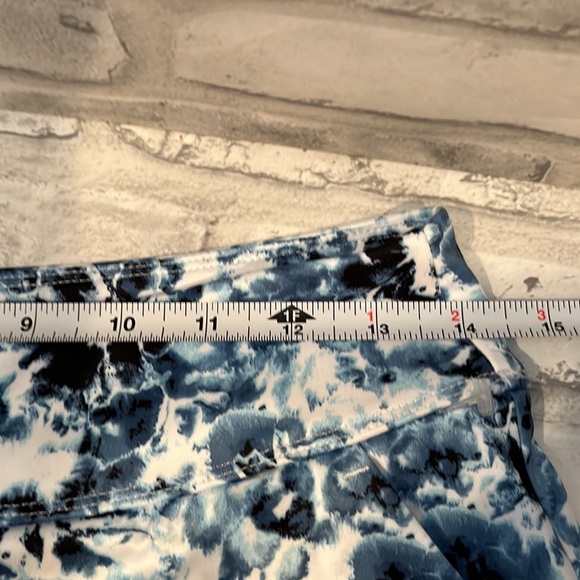 Gymshark blue white floral skort layered front 3 pockets 28 inch waist size 6 - Picture 13 of 14